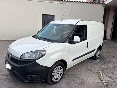 Usata Fiat Doblò 95 CV (69 kW) 2019 Bianco Monovolume