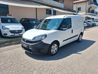 Usata Fiat Doblò 105 CV (77 kW) 2019 Bianco Monovolume