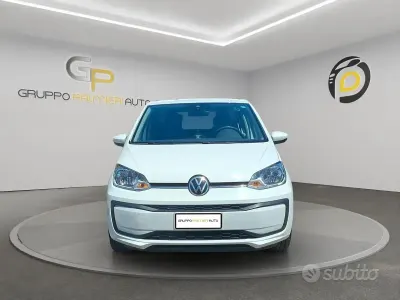 Usata VW up! Move 65 CV (47 kW) 2023 Bianco Utilitaria
