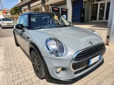 Usata Mini ONE 75 CV (55 kW) 2019 Grigio Utilitaria