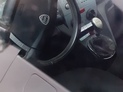 Usata Lancia Ypsilon 77 CV (56 kW) 2010 Nero Utilitaria