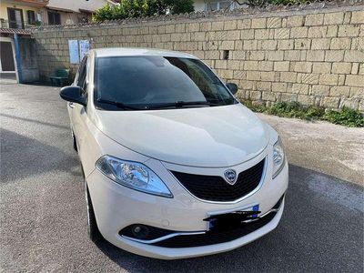 Usata Lancia Ypsilon Gold 69 CV (50 kW) 2016 Utilitaria