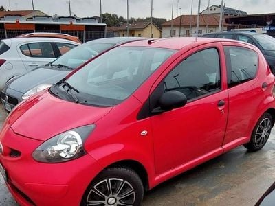 Usata Toyota Aygo 68 CV (50 kW) 2007 Rosso Utilitaria