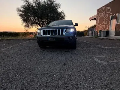 Usata Jeep Grand Cherokee Laredo 190 CV (139 kW) 2012 Grigio SUV
