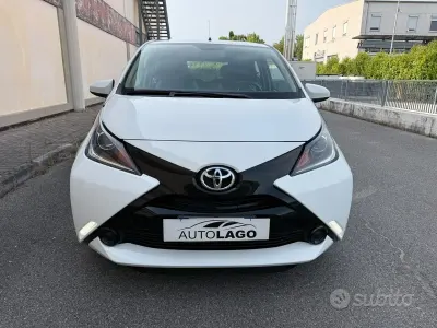 Usata Toyota Aygo X-play 69 CV (50 kW) 2016 Bianco Utilitaria
