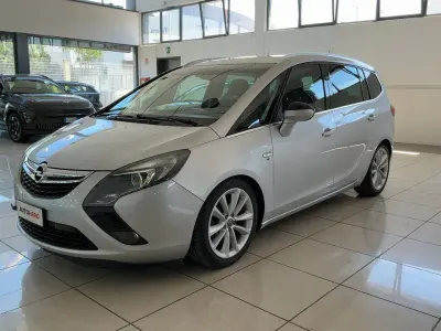 Usata Opel Zafira Tourer Cosmo 120 CV (88 kW) 2015 Argento Monovolume