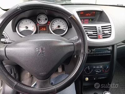 Usata Peugeot 207 70 CV (51 kW) 2007 Grigio Berlina
