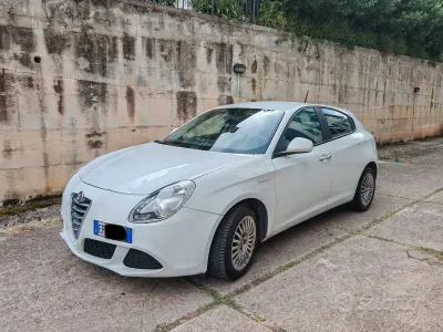 Usata Alfa Romeo Giulietta 109 CV (80 kW) 2010 Bianco Utilitaria