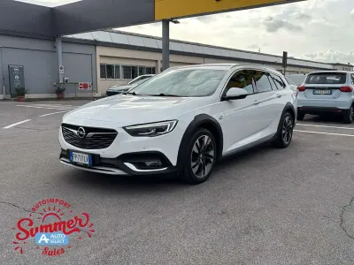 Usata Opel Insignia Country Tourer Exklusiv 170 CV (125 kW) 2018 Bianco Station wagon