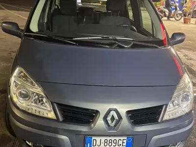 Usata Renault Scenic E-Tech 100 CV (73 kW) 2007 Grigio Berlina