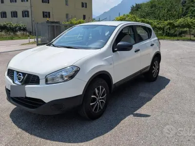 Usata Nissan Qashqai Acenta 117 CV (86 kW) 2013 Bianco SUV