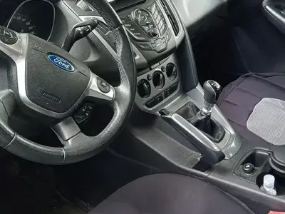 Usata Ford Focus 115 CV (84 kW) 2011 Grigio Station wagon