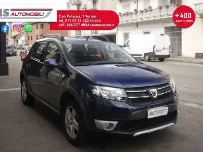 Usata Dacia Sandero Lauréate 90 CV (66 kW) 2016 Blu scuro Utilitaria