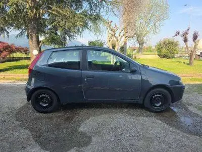 Usata Fiat Punto 60 CV (44 kW) 2001 Utilitaria