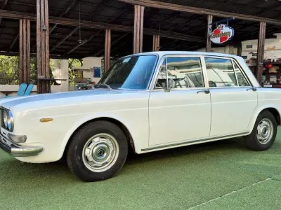Begagnad Lancia 2000 126 HK (92 kW) 1972 Vit Sedan