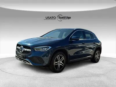 Usata Mercedes GLA200 150 CV (110 kW) 2020 Blu SUV