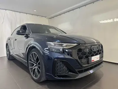 Usata Audi Q8 S-Line 286 CV (210 kW) 2025 Blu/azzurro SUV