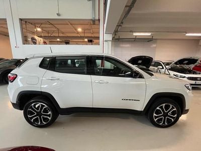 Usata Jeep Compass Altitude 131 CV (96 kW) 2024 Bianco pastello SUV