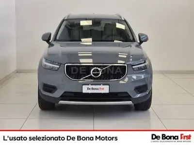 Usata Volvo XC40 Momentum 150 CV (110 kW) 2020 Grigio SUV