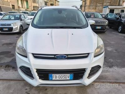 Usata Ford Kuga 120 CV (88 kW) 2015 Bianco SUV
