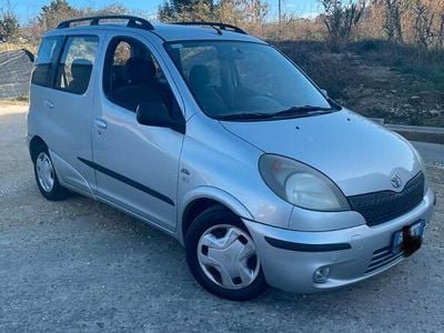 Toyota Yaris Verso