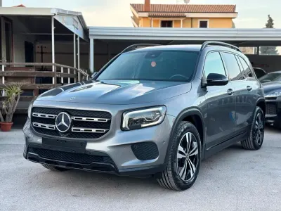 Usata Mercedes GLB200 150 CV (110 kW) 2020 Grigio SUV