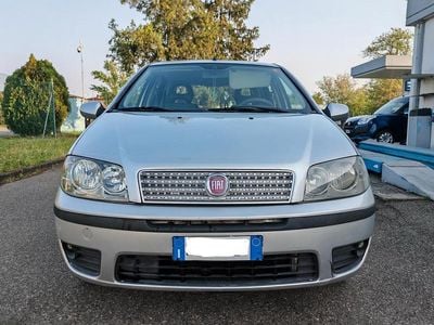 Usata Fiat Punto Active 59 CV (43 kW) 2011 Argento Utilitaria