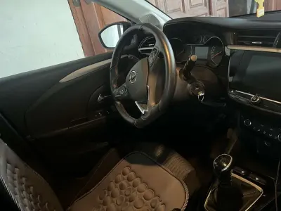Usata Opel Corsa Elegance 101 CV (74 kW) 2023 Utilitaria