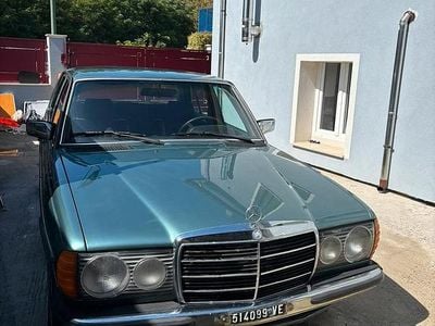 Usata Mercedes 300 1982 Verde Berlina