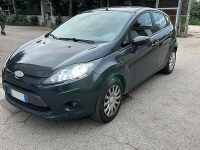Usata Ford Fiesta 85 CV (62 kW) 2010 Blu Berlina
