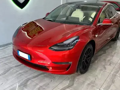 Usata Tesla Model 3 Long Range AWD 152 kW (208 CV) 2020 Rosso Berlina