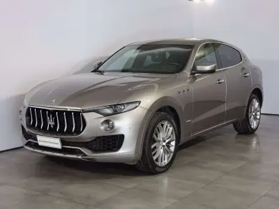 Usata Maserati Levante 250 CV (183 kW) 2018 Grigio SUV