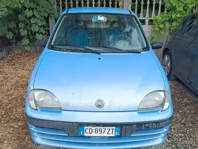 Usata Fiat 600 54 CV (39 kW) 2003 Bluazzurro Berlina