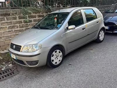 Usata Fiat Punto 69 CV (50 kW) 2005 Grigio Utilitaria