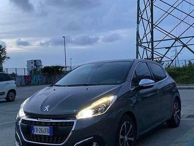 Usata Peugeot 208 Allure 82 CV (60 kW) 2018 Utilitaria