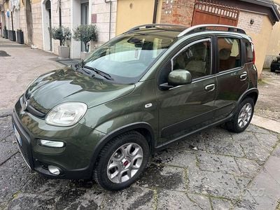 Usata Fiat Panda Trekking 70 CV (51 kW) 2015 Verde Utilitaria