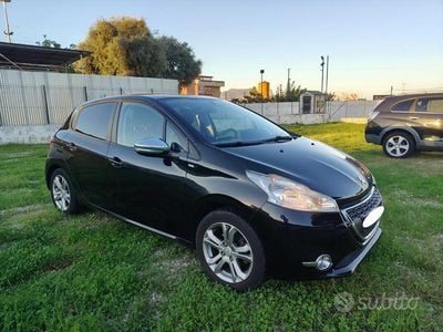Gebraucht Peugeot 208 Access 82 PS (60 kW) 2014 Schwarz Kleinwagen