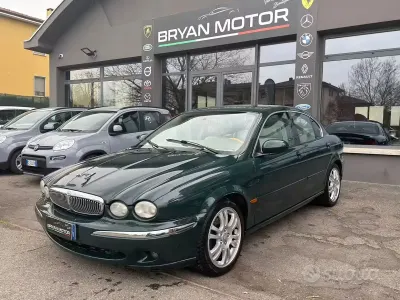Usata Jaguar X-type Executive 196 CV (144 kW) 2002 Verde Berlina