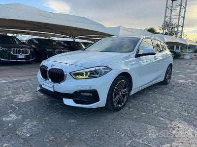 Usata BMW 116 Sport Line 115 CV (84 kW) 2021 Bianco Utilitaria