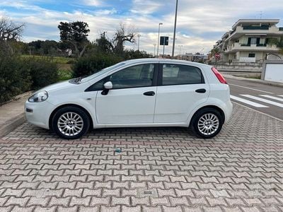 Usata Fiat Punto 75 CV (55 kW) 2015 Bianco Berlina