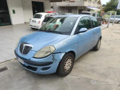 Usata Lancia Ypsilon 69 CV (50 kW) 2004 Blu Utilitaria
