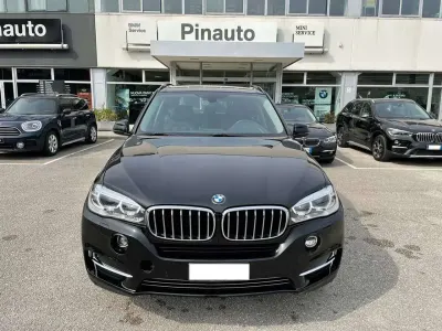 Begagnad BMW X5 Luxury Line 218 HK (160 kW) 2014 Svart SUV