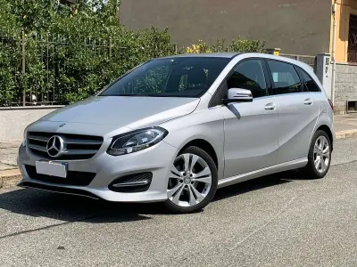 Usata Mercedes B180 Premium 109 CV (80 kW) 2015 Argento Utilitaria