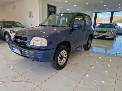 Usata Suzuki Vitara 96 CV (70 kW) 2000 Bluazzurro SUV