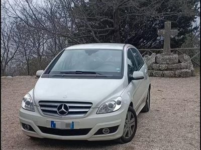 Occasion Mercedes B180 Executive 109 ch (80 kW) 2011 Blanc Monospace