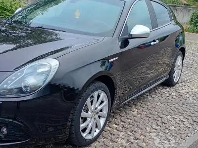 Gebraucht Alfa Romeo Giulietta Distinctive 140 PS (102 kW) 2012 Schwarz Kleinwagen