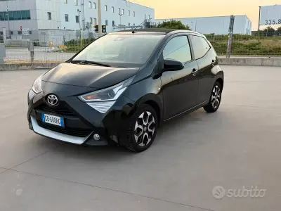 Usata Toyota Aygo Connect Style 72 CV (52 kW) 2020 Nero Utilitaria