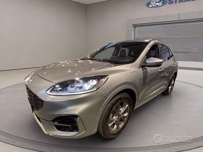 Usata Ford Kuga ST-Line X 225 CV (165 kW) 2023 Grigio metallizzato SUV