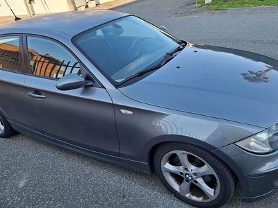 Używany BMW 118 143 KM (105 kW) 2009 Szary Hatchback