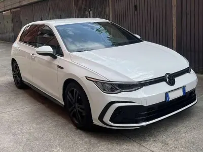 Begagnad VW Golf VIII R-line 150 HK (110 kW) 2024 Sedan